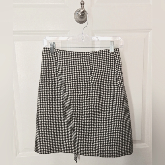 Uniqlo Houndstooth Wrap Skirt - Picture 5 of 6